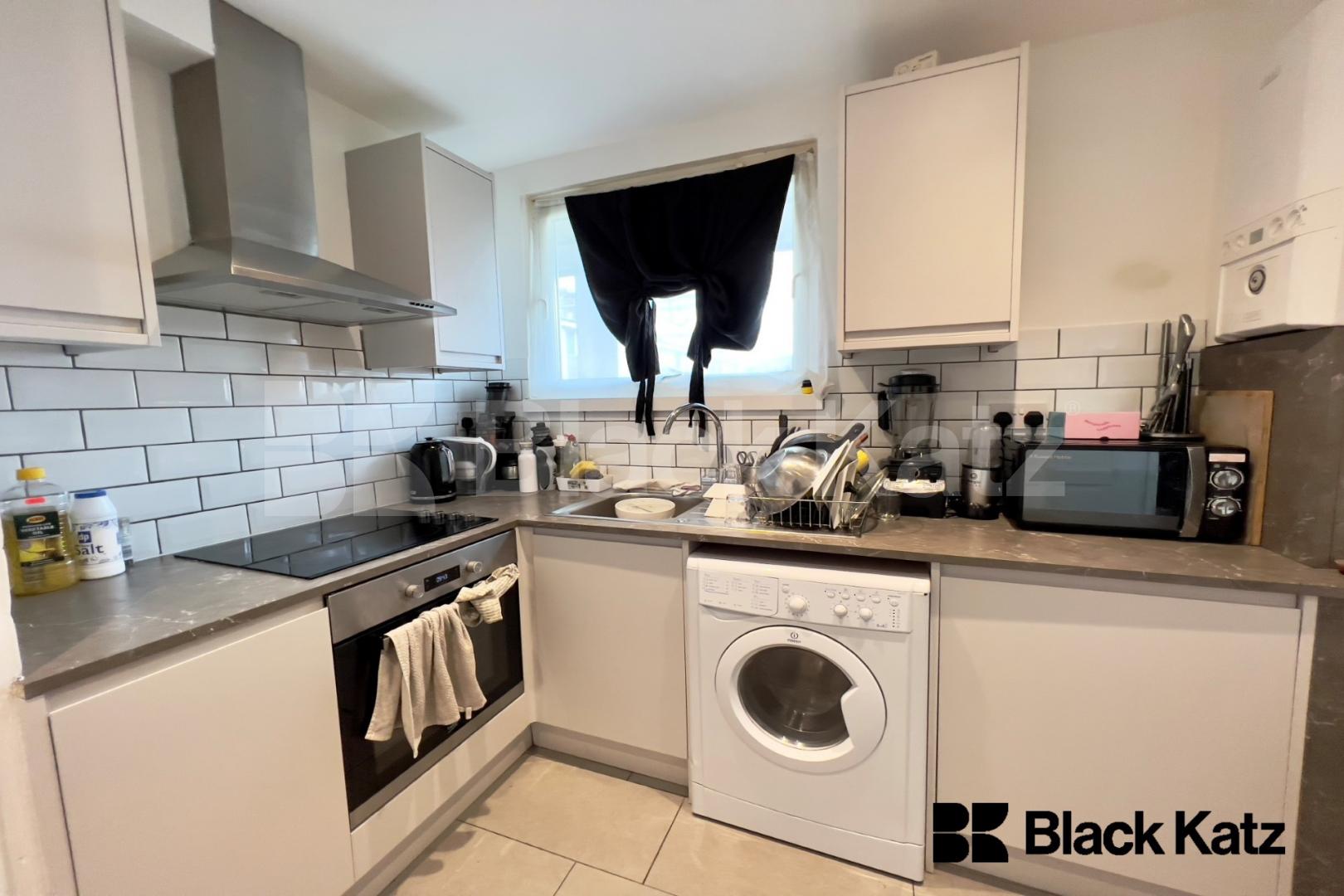 Generous duplex apartment with balcony  Coopers Road, Bermondsey